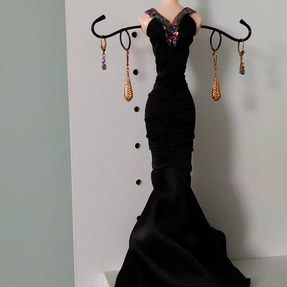 Lady in Black Dress Jewelry Organizer / Hanger - Picture 1 of 4